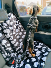 Load image into Gallery viewer, Car Seat Belt - Cheetah