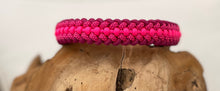 Afbeelding in Gallery-weergave laden, Handmade - Collar Pink Lady